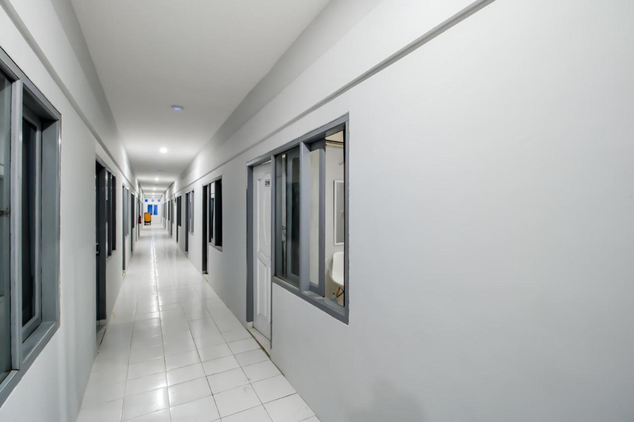 Urban24 Syariah Depok Hotel Exterior foto